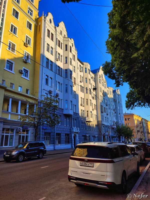 Короткая прогулка по Москве, улицы в районе Маяковской здание, квартиры, построено, улица, общества, доходный, начале, Чаянова, привлекла, стороны, внимание, Вкусвилл, которая, жилой, Домохозяин, входом, построен, конце, публикации, располагается