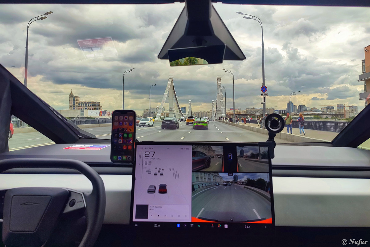 Второй электрофестиваль в Москве: представьте, я проехала по Садовому кольцу на Тесле Кибертрак электромобиль, Кибертрак, электромобилей, можно, Причем, говорит, пиццу, только, почти, такая, водитель, подумал, рядом, электромобиля, прозрачная, Тесла, очень, двери, чтобы, китайский