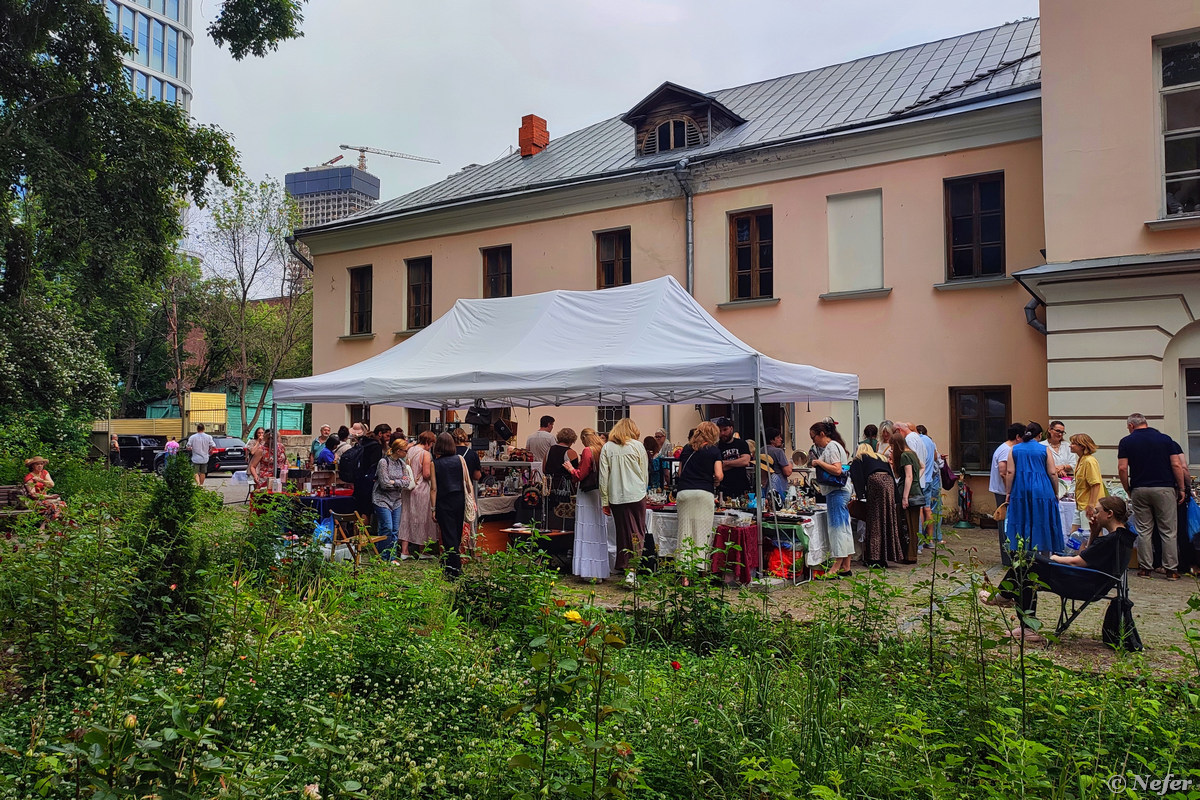 Мосвинтаж Дача проходит в городской усадьбе Федора Ардалионова Мосвинтаж Дача проходит в городской усадьбе Федора Ардалионова Мосвинтаж, Усадьба, здесь, город, недалеко, самом, лучше, игрушки, модные, журналы, разных, годов, большого, винтажные, сумочки, антикварные, многое, старинные, другое, ощущение
