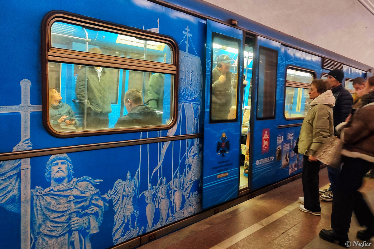 Метропоезда, посвященные городу Орлу, Карелии, истории России, киностудии Горького и коту Табакова Метропоезда, посвященные городу Орлу, Карелии, истории России, киностудии Горького и коту Табакова вагон, линии, поезд, время, России, посвященный, Поезд, запущен, рождения, культуры, расцвет, области, развитие, Внутри, реформы, литературной, только, Матроскин, будет, Ивана