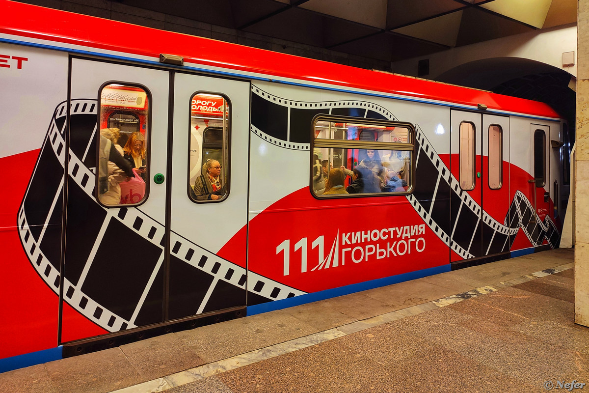 Метропоезда, посвященные городу Орлу, Карелии, истории России, киностудии Горького и коту Табакова Метропоезда, посвященные городу Орлу, Карелии, истории России, киностудии Горького и коту Табакова вагон, линии, поезд, время, России, посвященный, Поезд, запущен, рождения, культуры, расцвет, области, развитие, Внутри, реформы, литературной, только, Матроскин, будет, Ивана