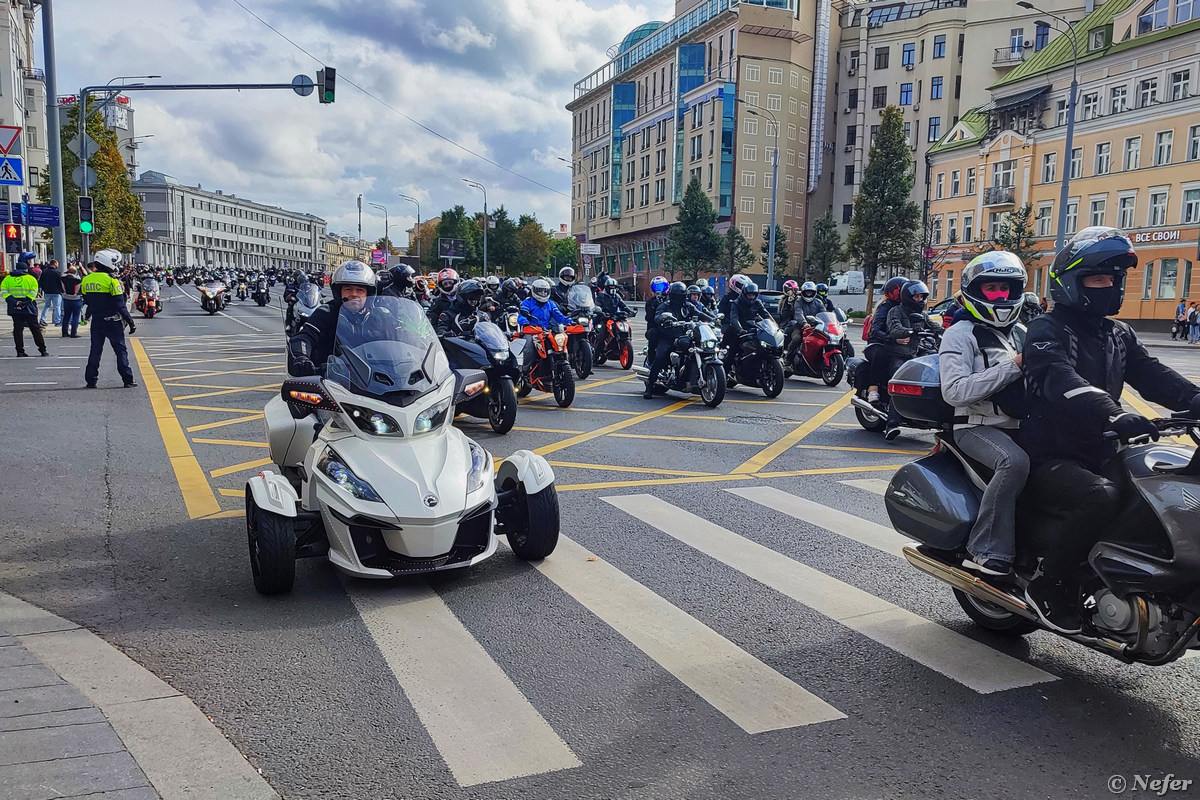 Мотофестиваль и закрытие сезона, 20 тысяч мотоциклистов проехали по Садовому кольцу мотоциклистов, мотоцикла, мотоцикл, трайк, участников, Некоторые, чтобы, всего, нужна, спереди, категория, ехали, разных, трицикл, трехколесный, стартовали, ощущениям, ближе, все‑таки, спорткару