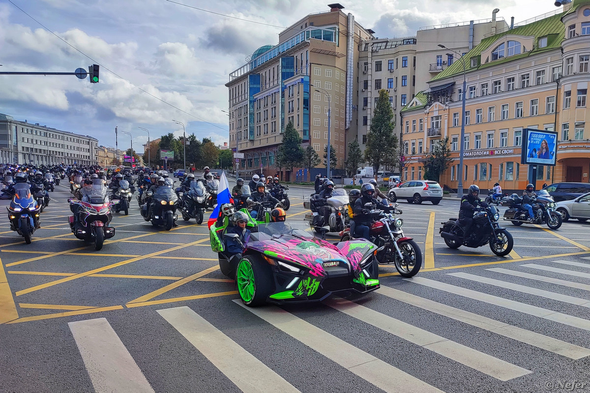 Мотофестиваль и закрытие сезона, 20 тысяч мотоциклистов проехали по Садовому кольцу мотоциклистов, мотоцикла, мотоцикл, трайк, участников, Некоторые, чтобы, всего, нужна, спереди, категория, ехали, разных, трицикл, трехколесный, стартовали, ощущениям, ближе, все‑таки, спорткару