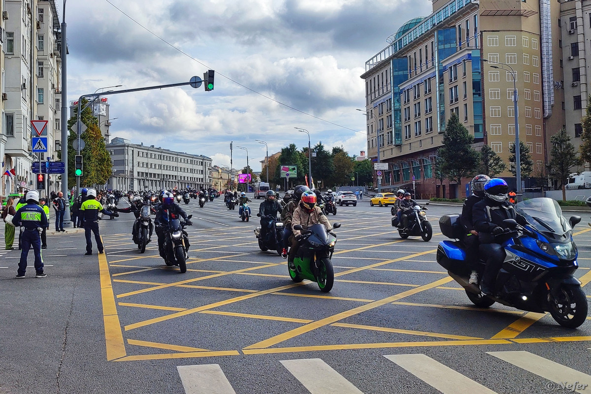 Мотофестиваль и закрытие сезона, 20 тысяч мотоциклистов проехали по Садовому кольцу мотоциклистов, мотоцикла, мотоцикл, трайк, участников, Некоторые, чтобы, всего, нужна, спереди, категория, ехали, разных, трицикл, трехколесный, стартовали, ощущениям, ближе, все‑таки, спорткару