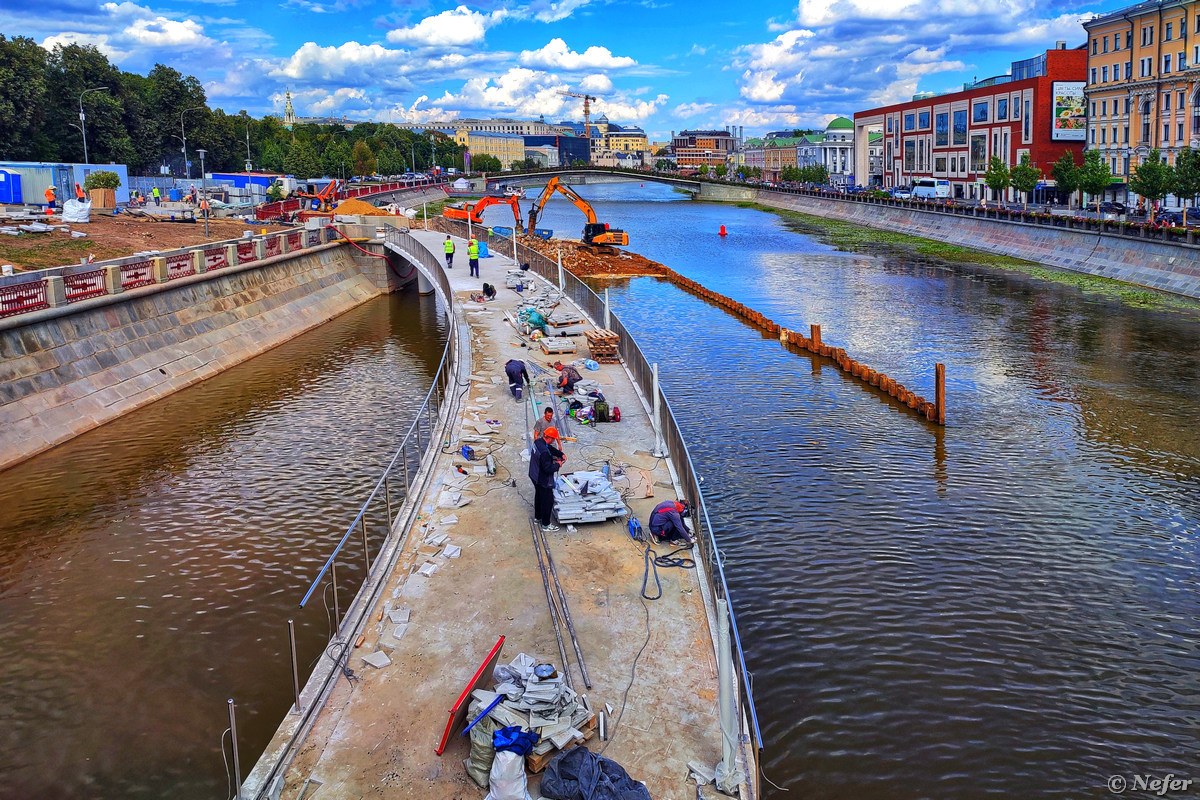 Лето в Москве 🔆 площадка на Болотной площади, интересно провела обед чтото, этаже, Болотной, будет, обеденный, моста, маршрут, пешеходный, Получается, подругому, выглядеть, думала, говоря, Честно, вырисовывается, вовсю, Строительство, пешеходного, набережной, провела