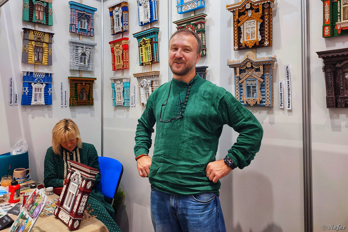 Выставка-продажа "Саквояж" основана на идее путешествий, но в реальности тема шире